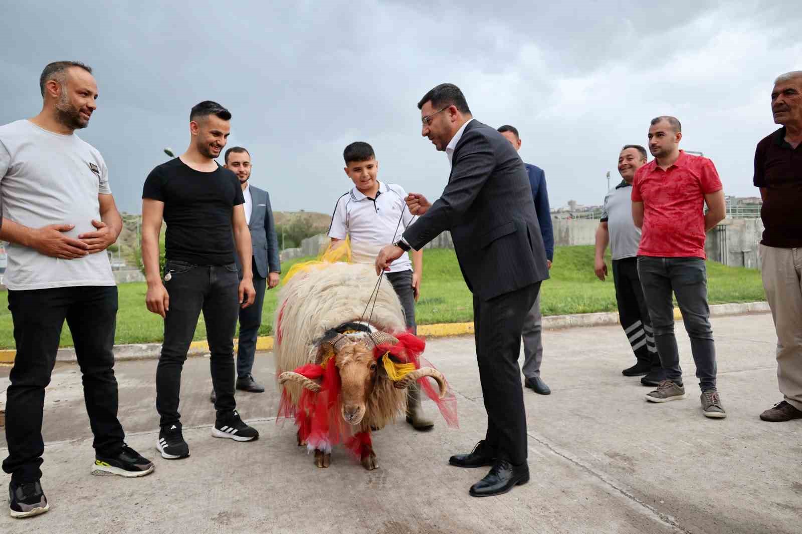 Başkan Arı’dan hayırseverlere teşekkür
