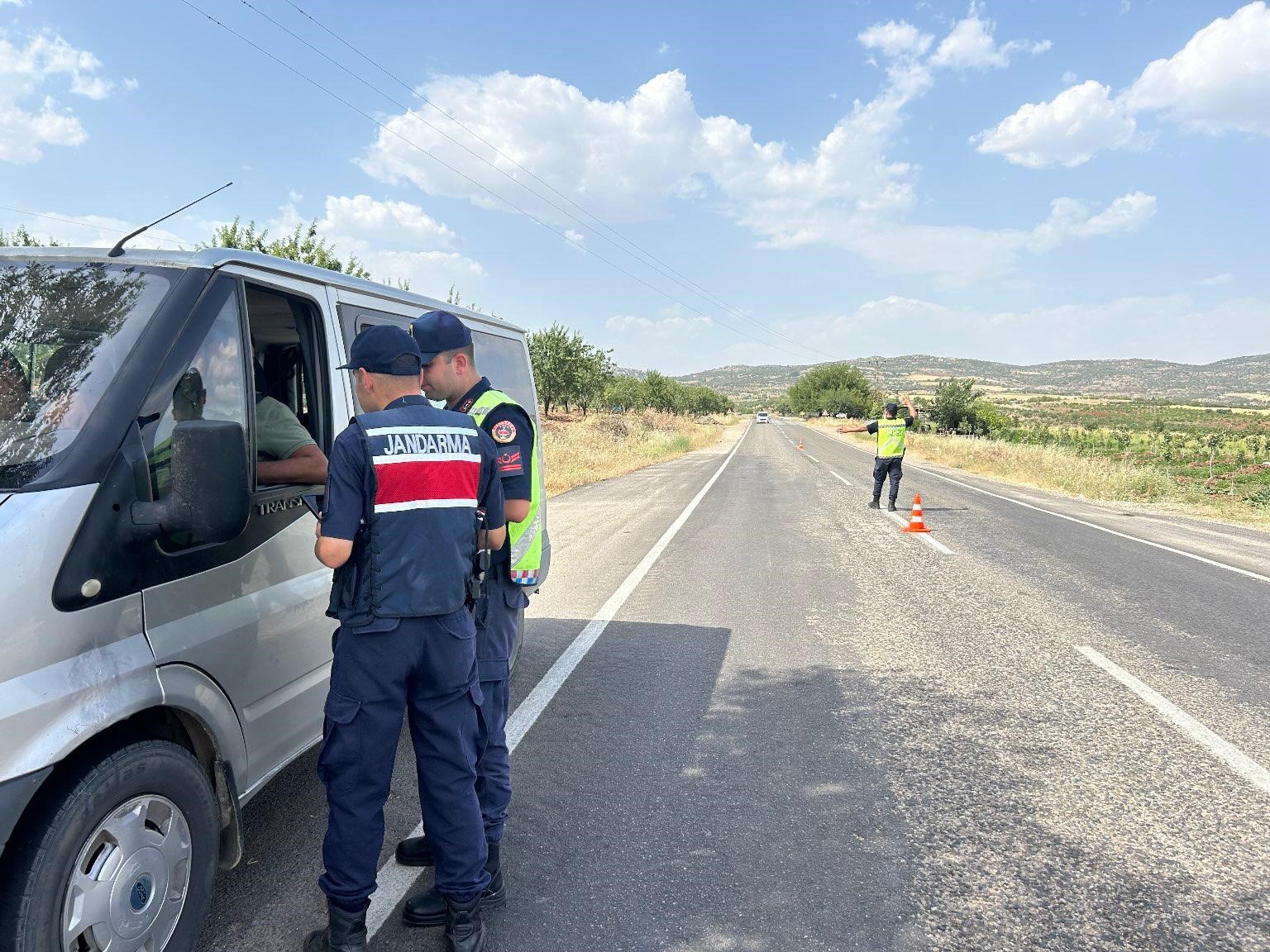 Gaziantep’te jandarma ekipleri bayram tedbirlerini yoğunlaştırdı
