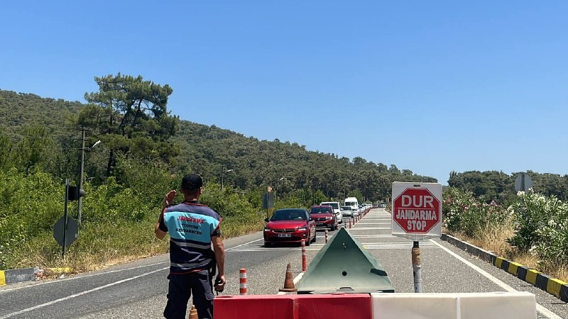 Marmaris ve Datça’ya 24 saatte 50 bin araç girdi
