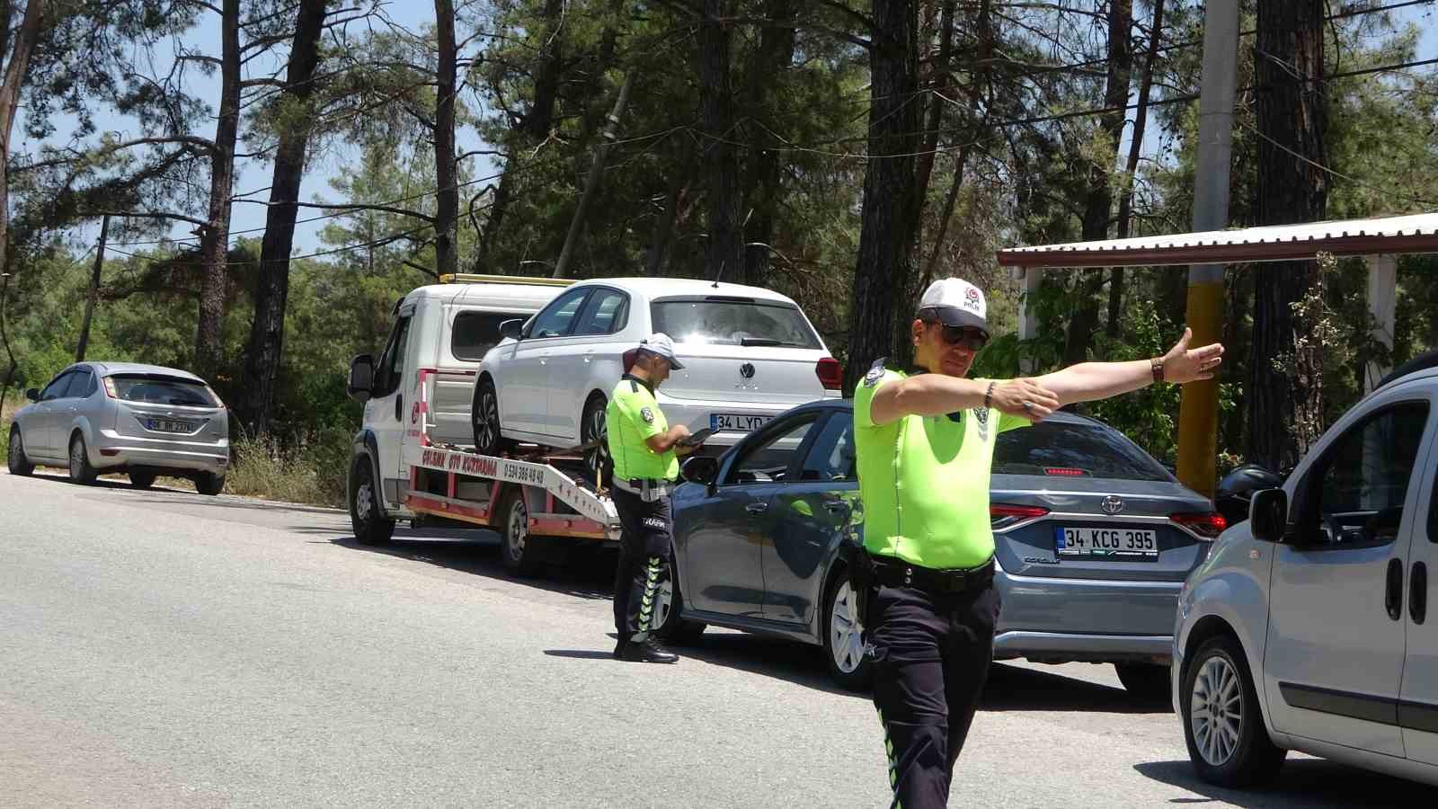 Marmaris ve Datça’ya 24 saatte 50 bin araç girdi
