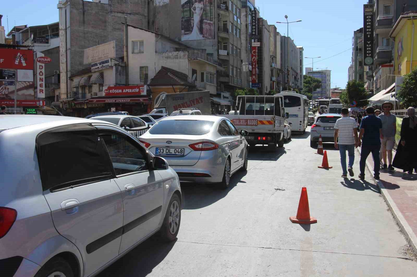 Aydın’da çarşı pazar yoğunluğu
