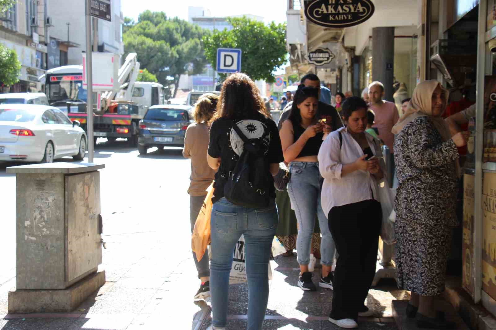 Aydın’da çarşı pazar yoğunluğu
