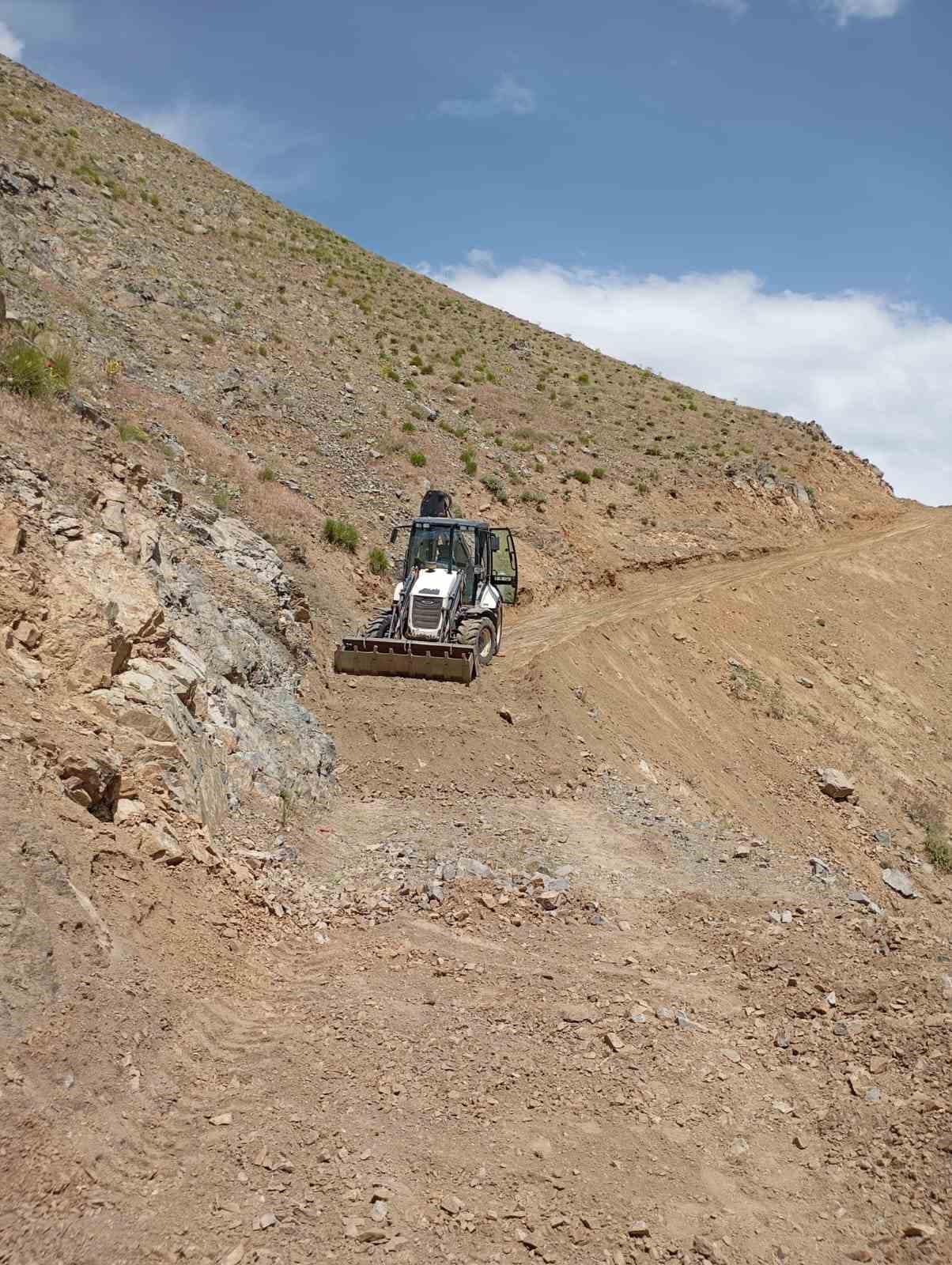 Pervari’de arıcılar yayla yoluna kavuştu
