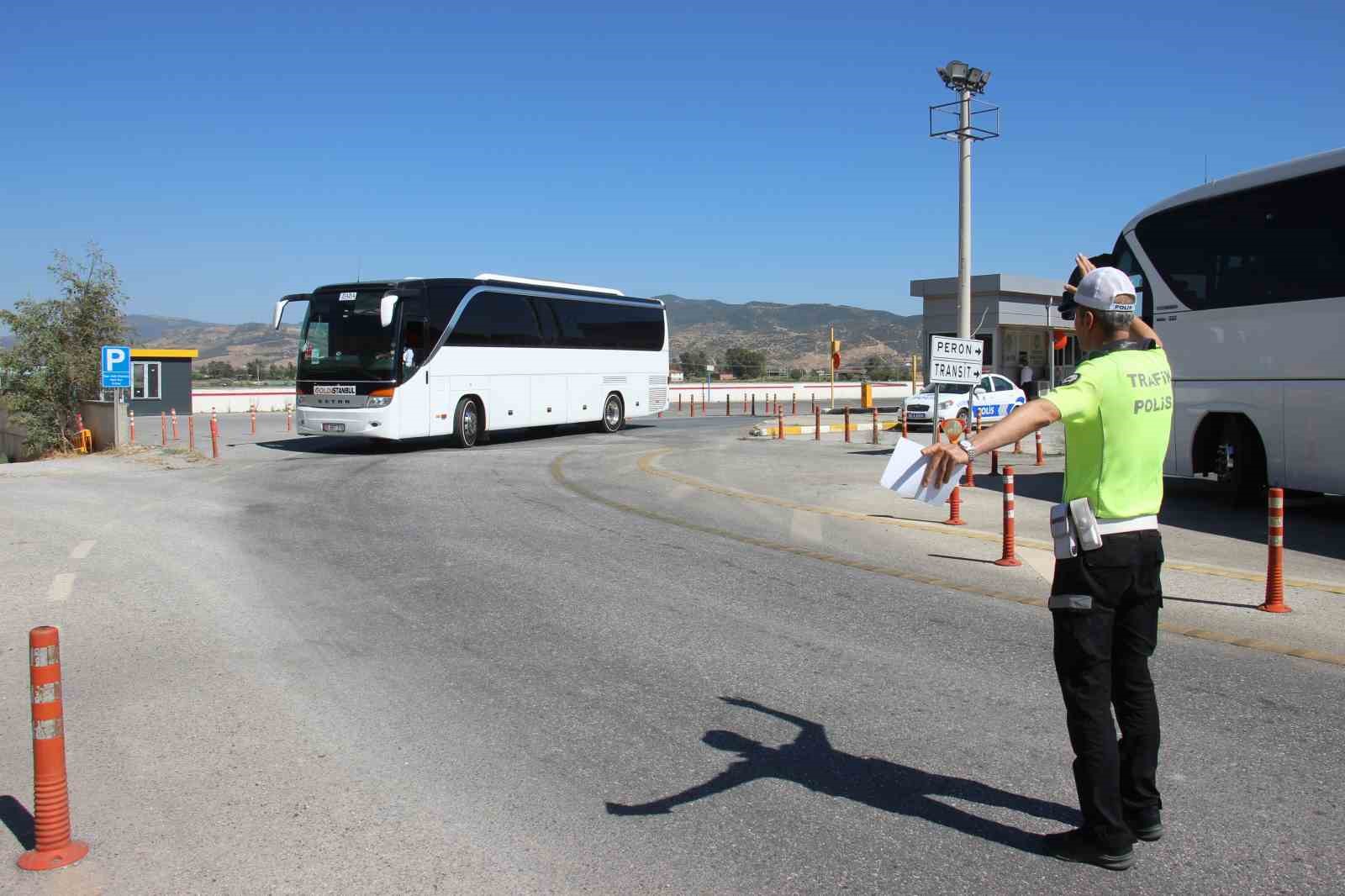 Aydın otogarında bayram denetimi
