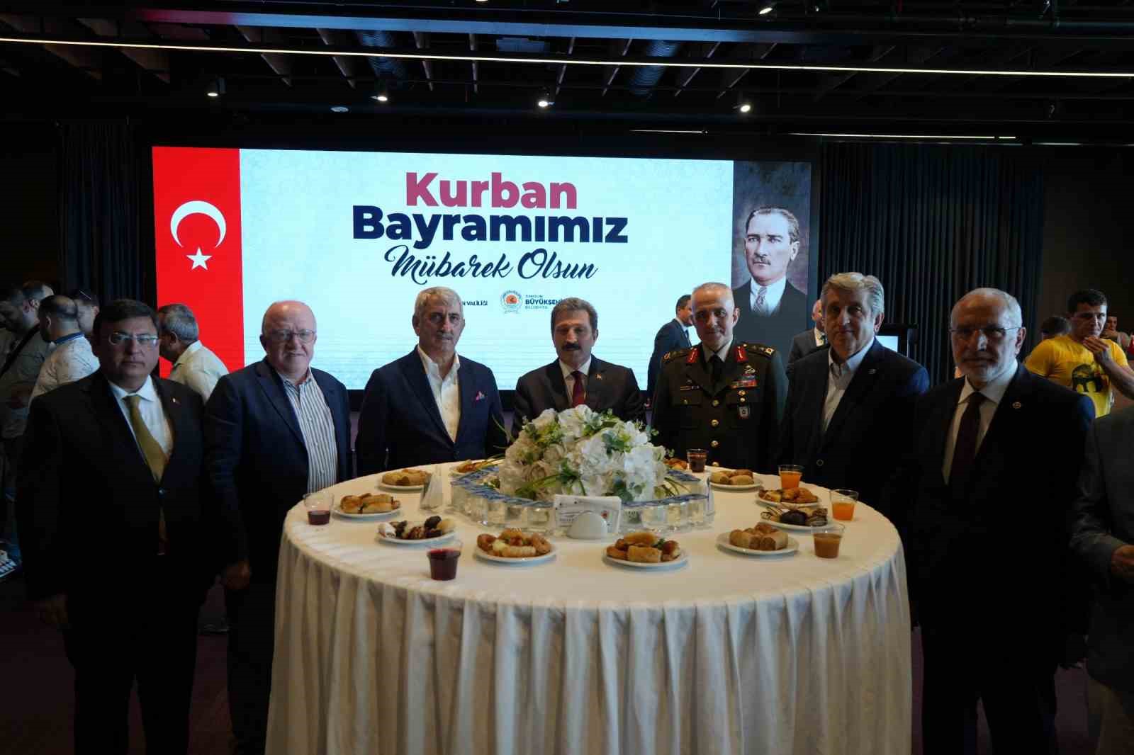 Samsun protokolü bayramlaştı
