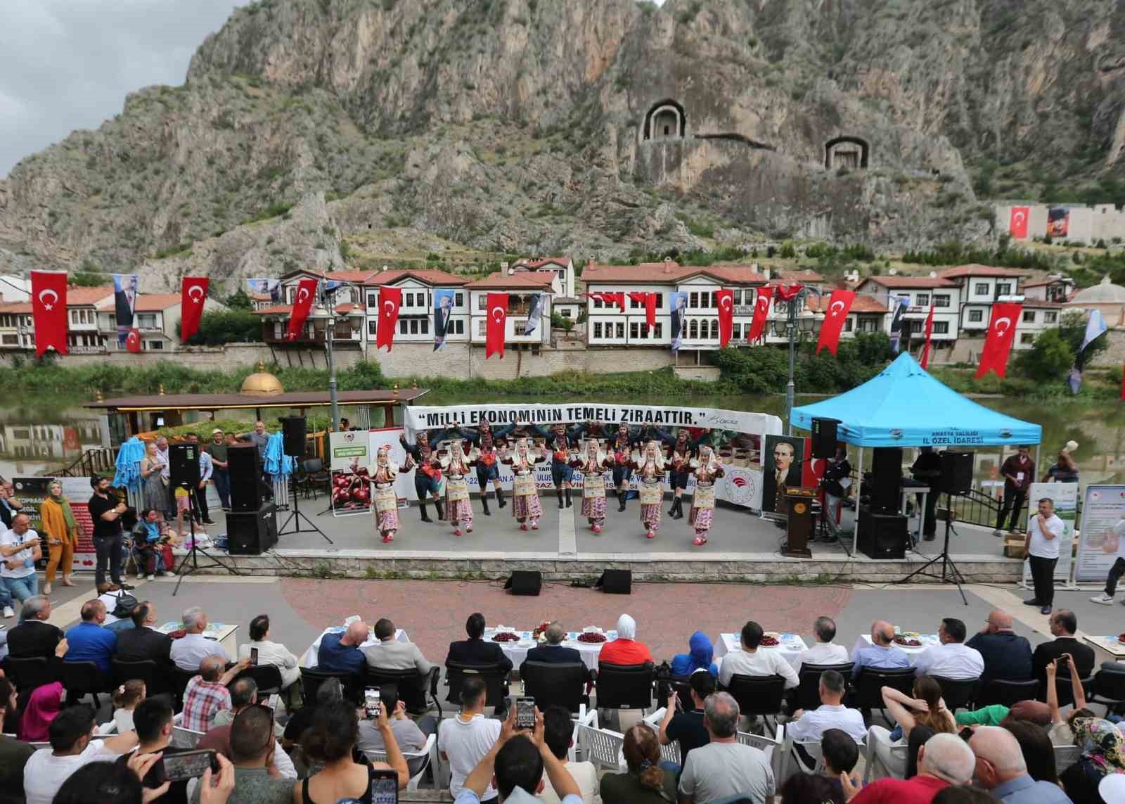 Amasya’da kirazlar yarıştı
