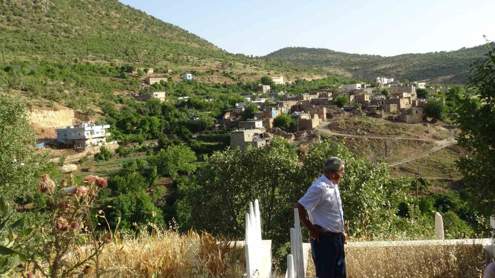 Her Babalar Günü’nde şehit edilen ailesini ziyaret ediyor
