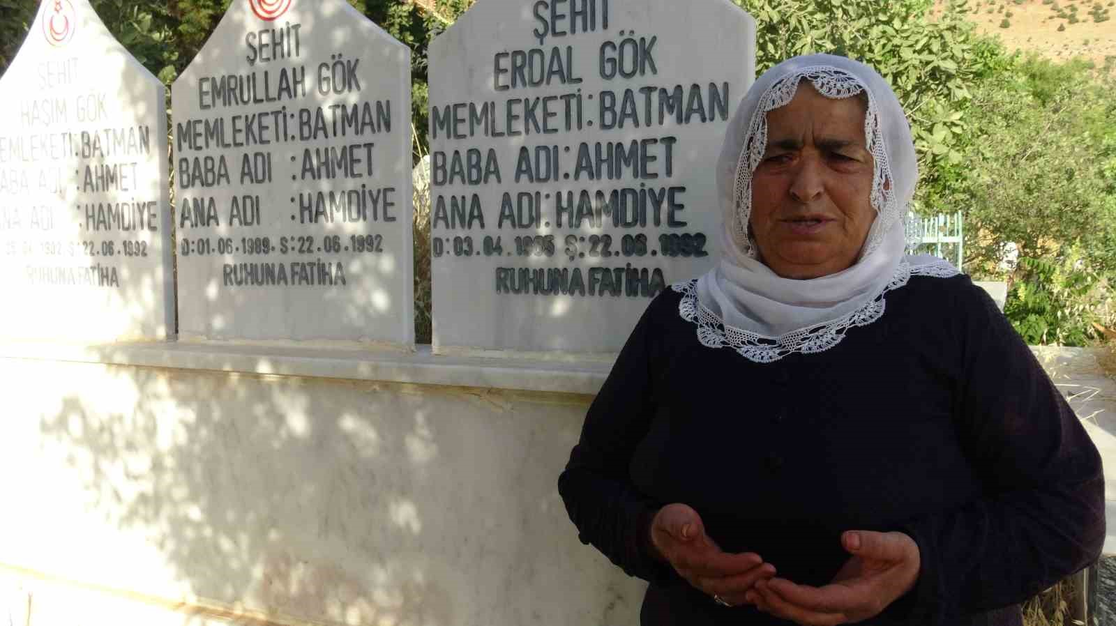 Her Babalar Günü’nde şehit edilen ailesini ziyaret ediyor
