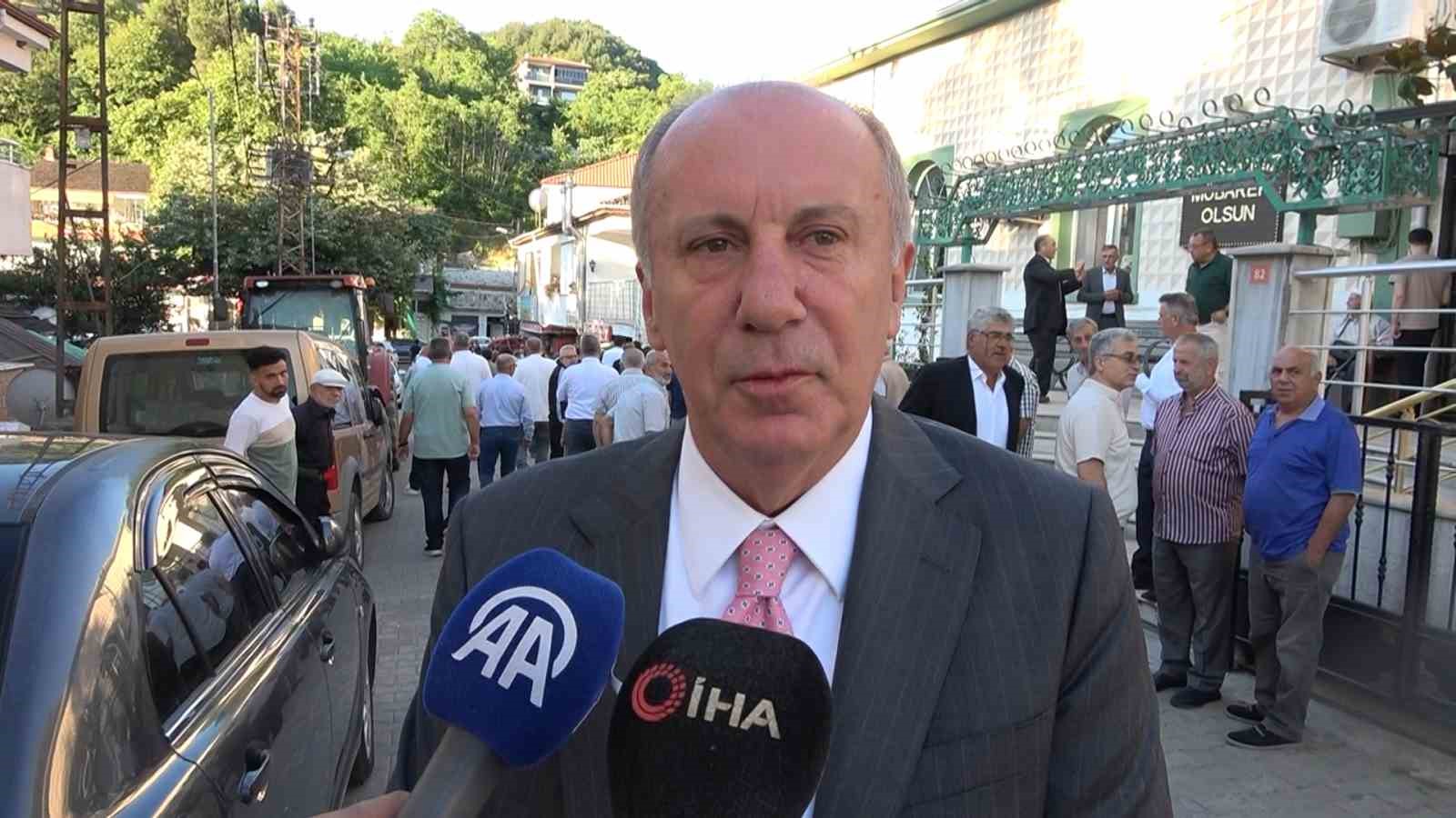 Muharrem İnce bayram namazını köyünde kıldı
