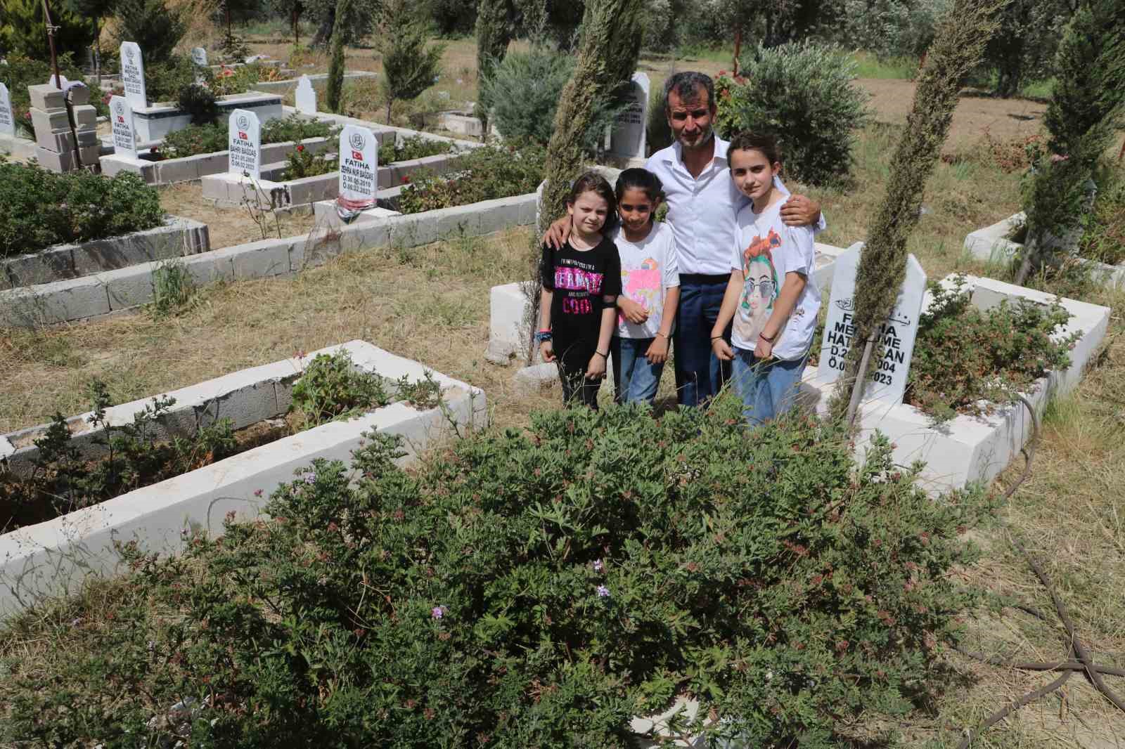 Depremde 3 evladını ve eşini kaybeden baba, enkazdan kurtardığı 4 evladıyla hayata tutundu
