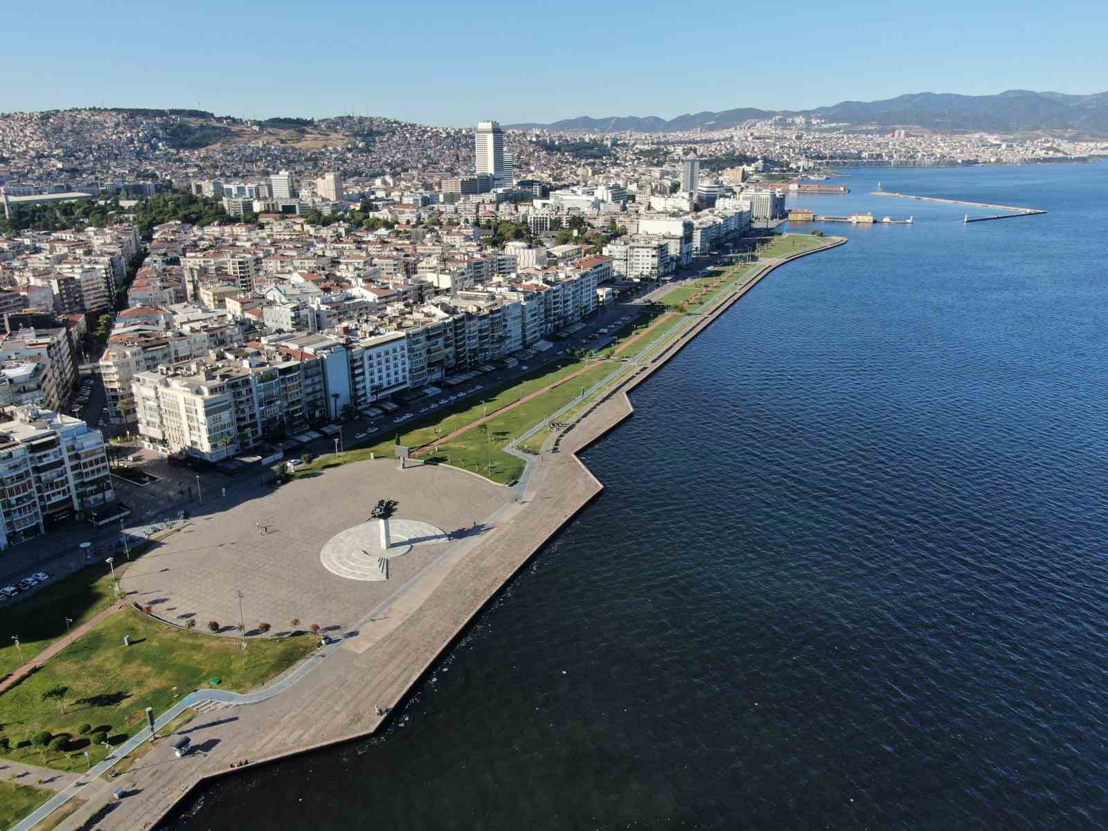 İzmir’in kalbi boş kaldı
