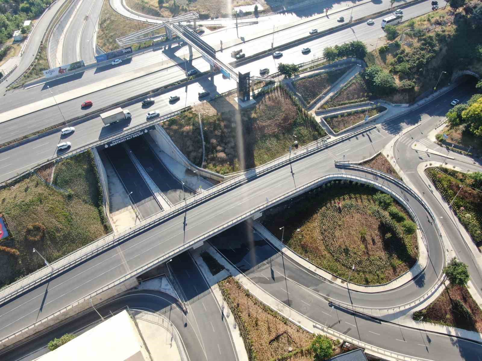 İstanbul’da bayramın 1. gününde yollar boş kaldı
