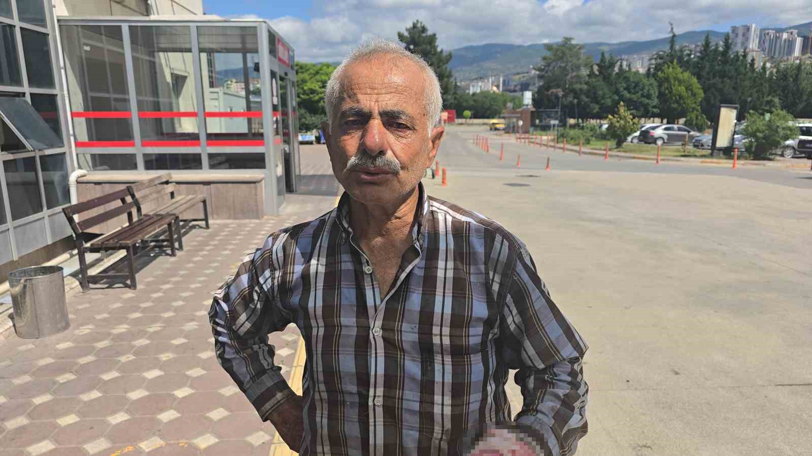 Kurban keseyim derken parmaklarını kesti
