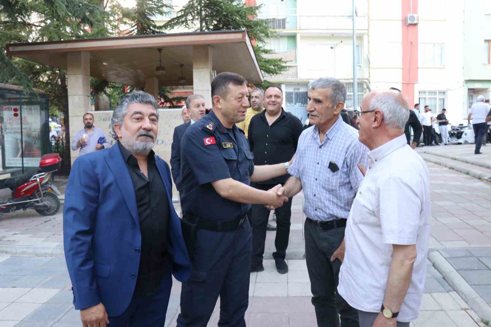 Malatya’da vatandaşlar bayram namazı için camileri doldurdu
