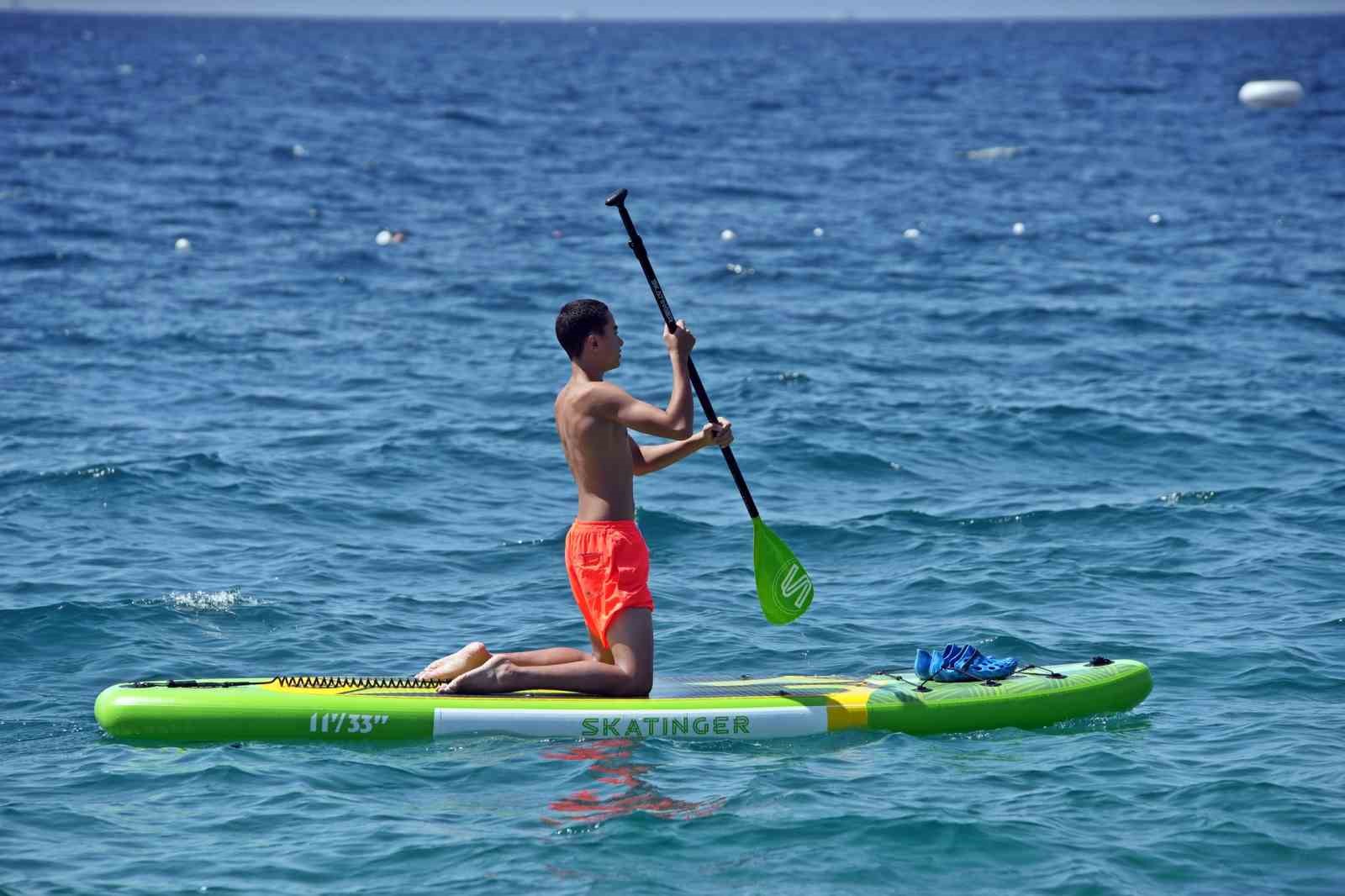 Antalya’da sahillerdeki yoğunluk iki katına çıktı
