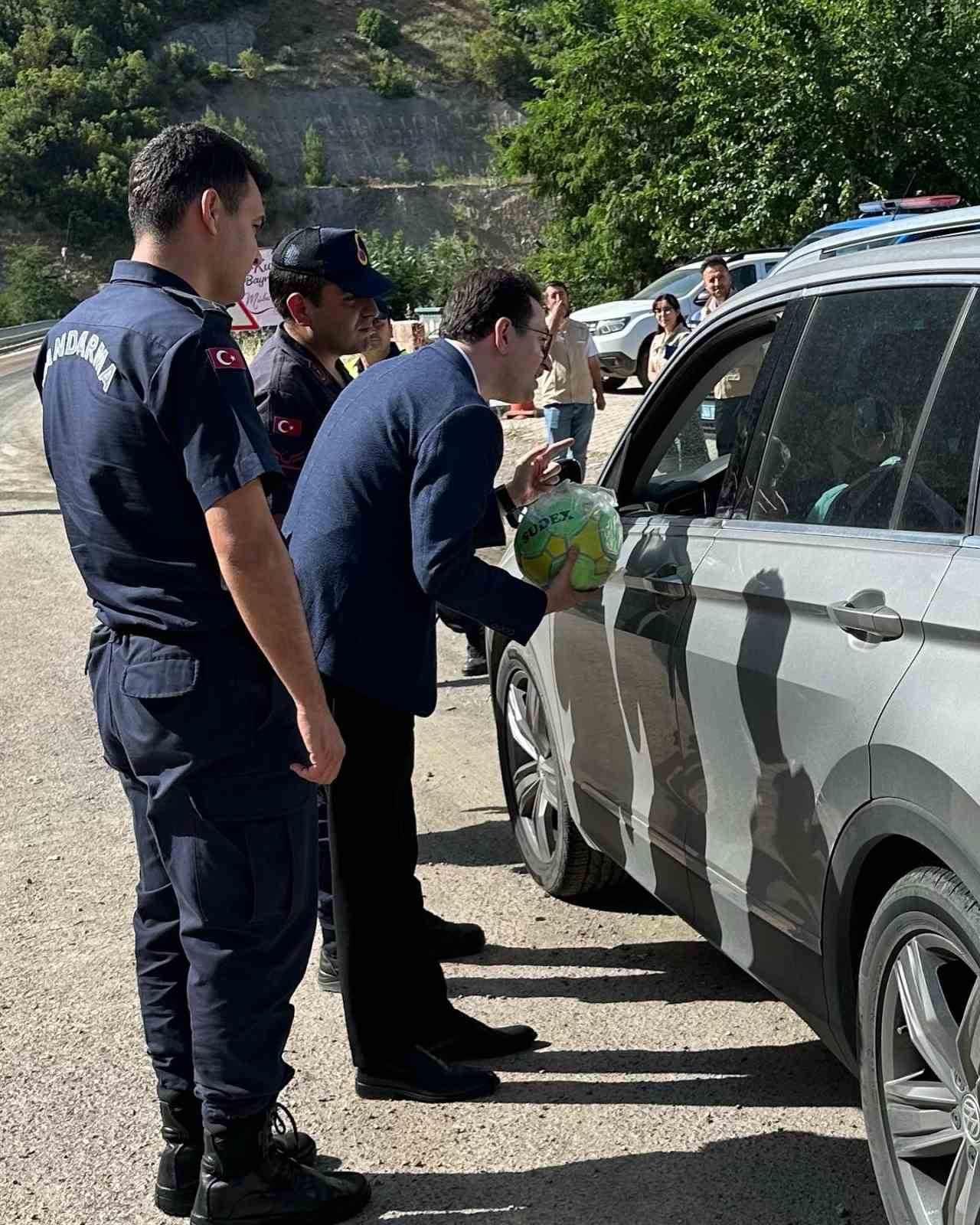 Saimbeyli ve Feke ziyaretçi akınına uğradı
