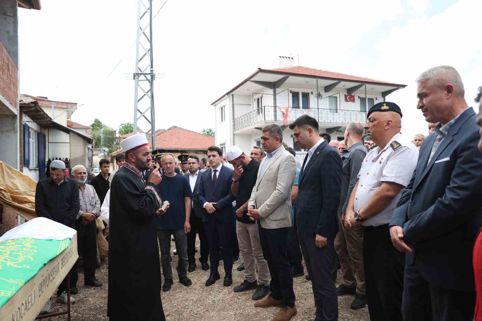 Şehidimizin annesine son görev
