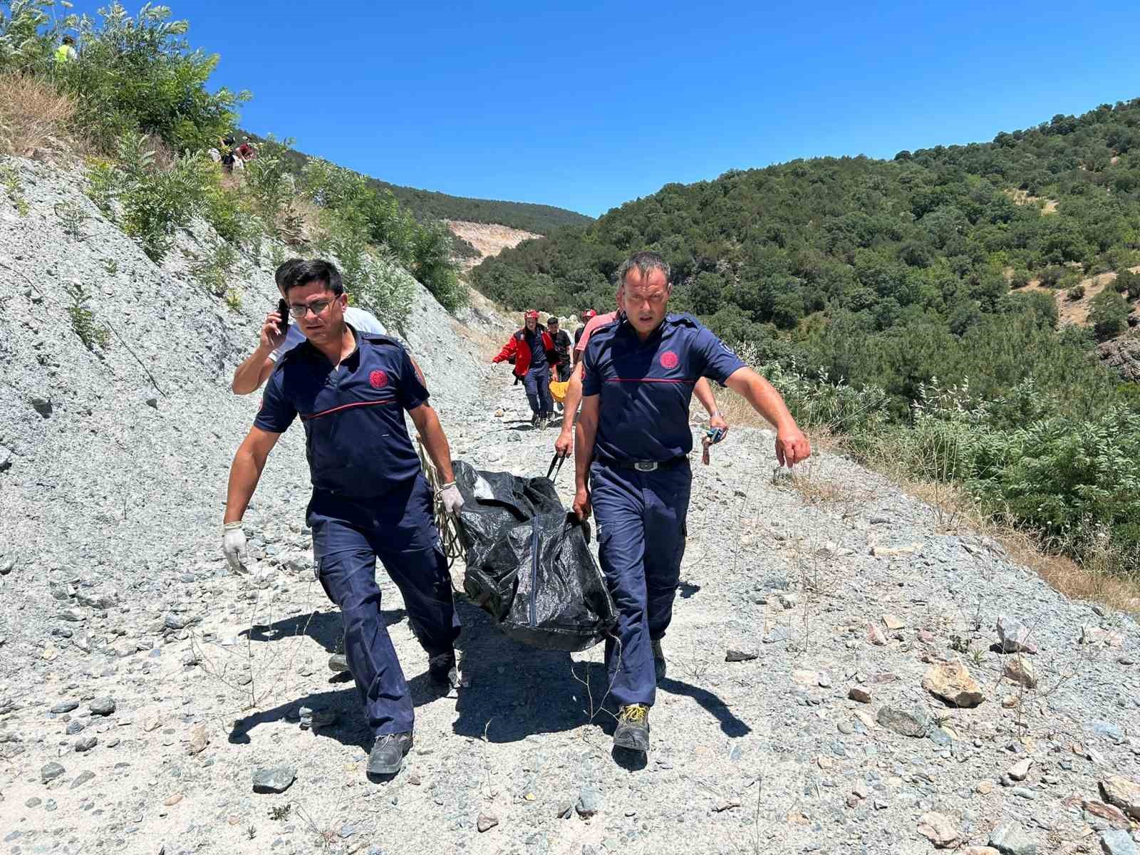 Dursunbey-Kütahya yolunda kaza: 2 ölü
