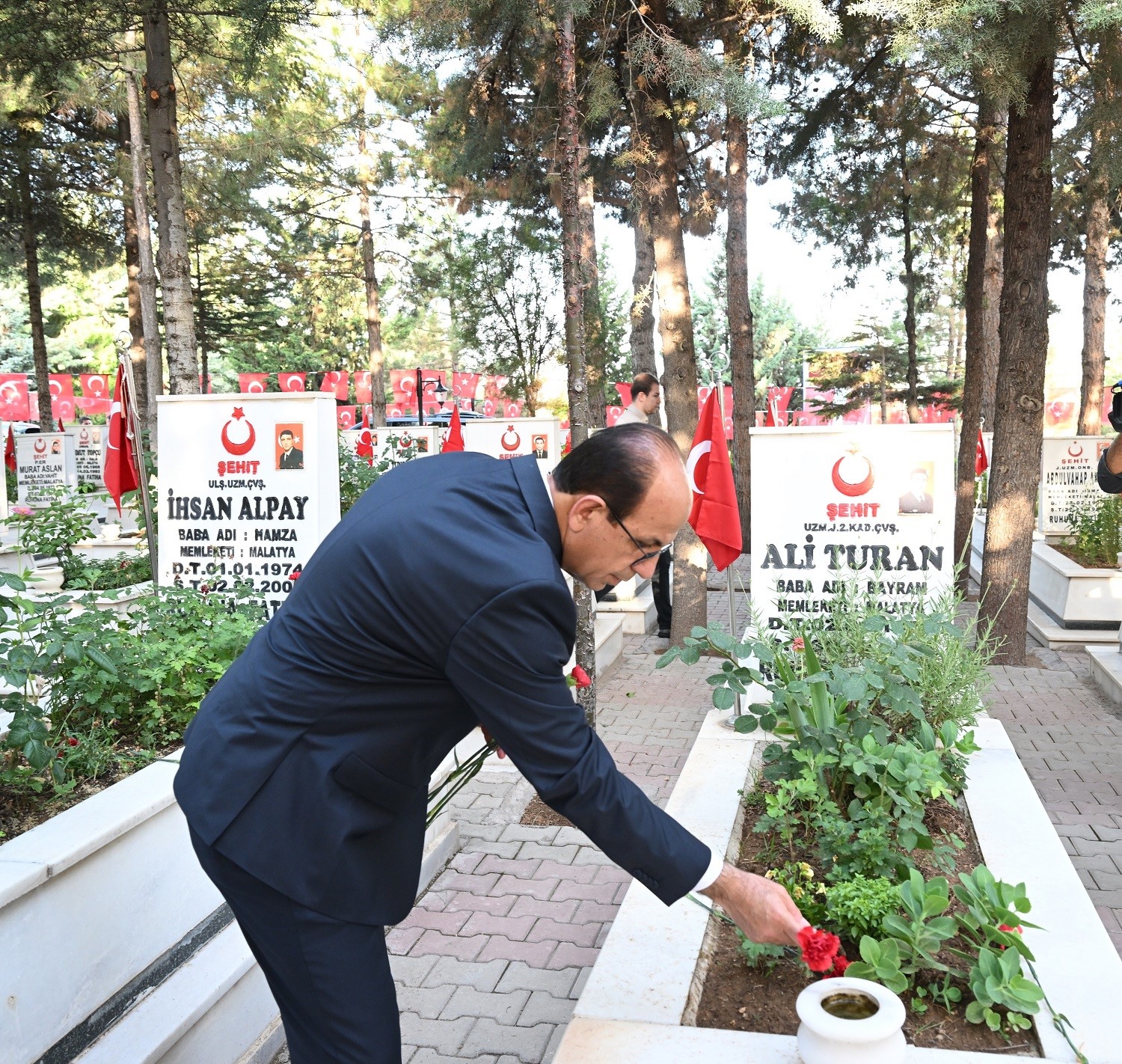 Başkan Geçit: “Bayramlar sevgi bağlarının güçlendiği özel zamanlardır”
