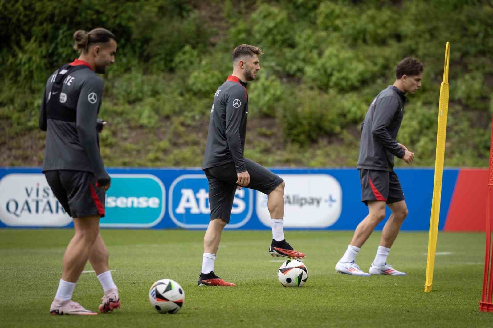 A Milli Futbol Takımı’nda, Gürcistan maçı hazırlıkları sürüyor
