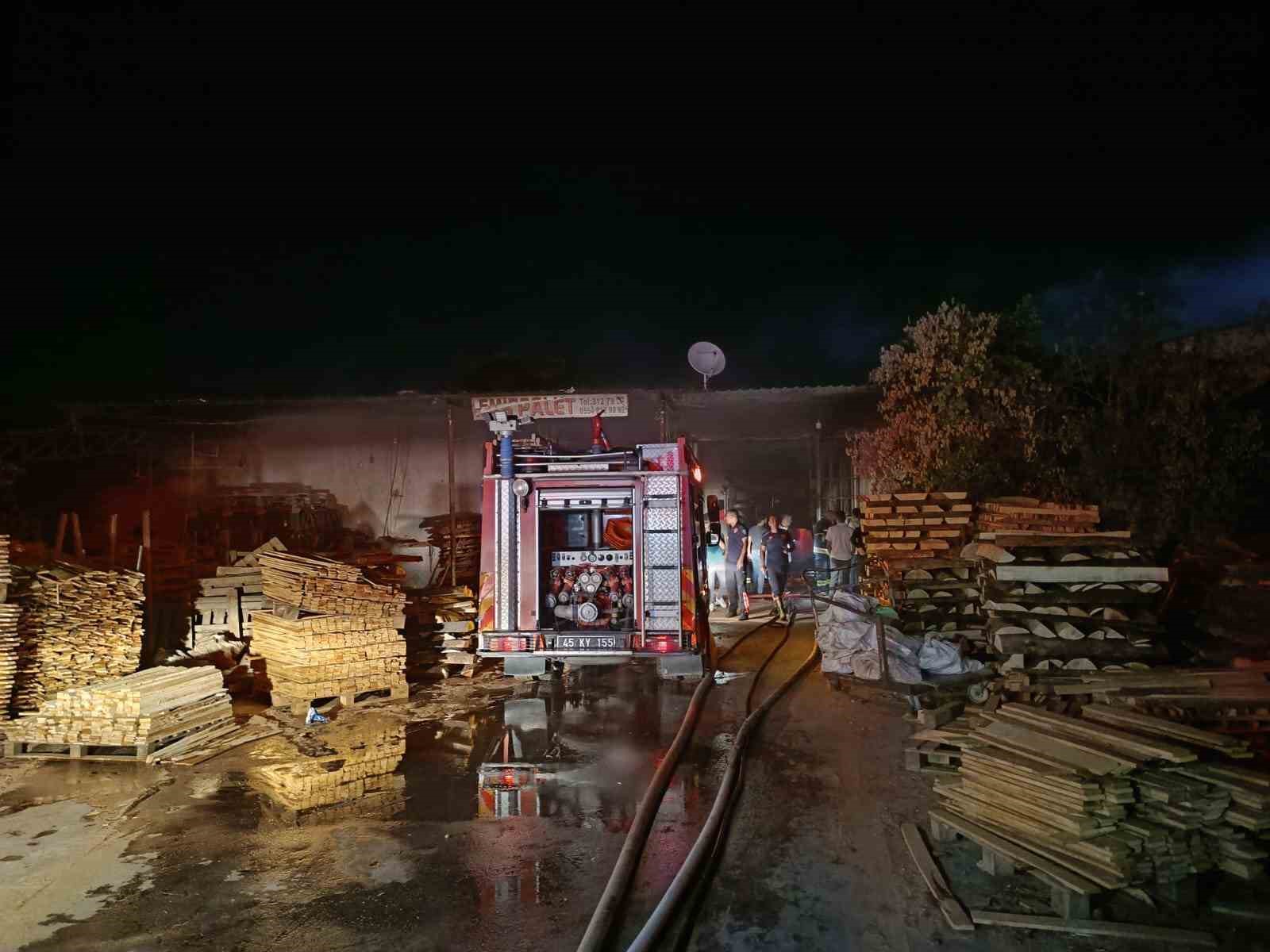 Palet fabrikasında çıkan yangın maddi hasara yol açtı
