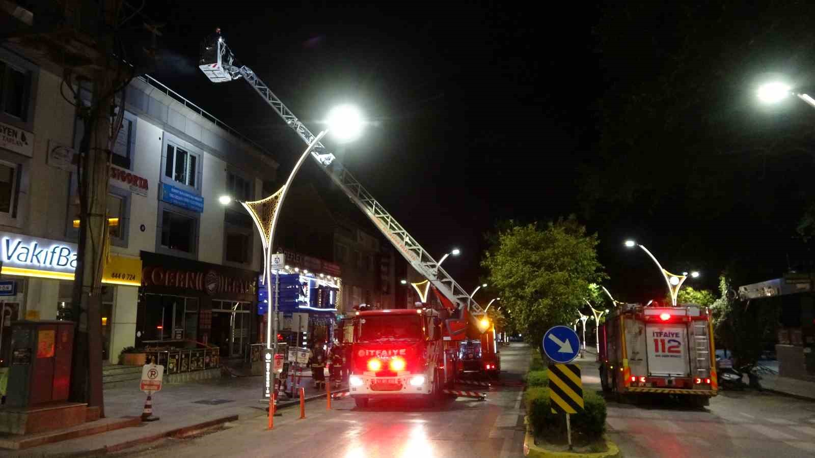 İş yerindeki fritözden yangın çıktı
