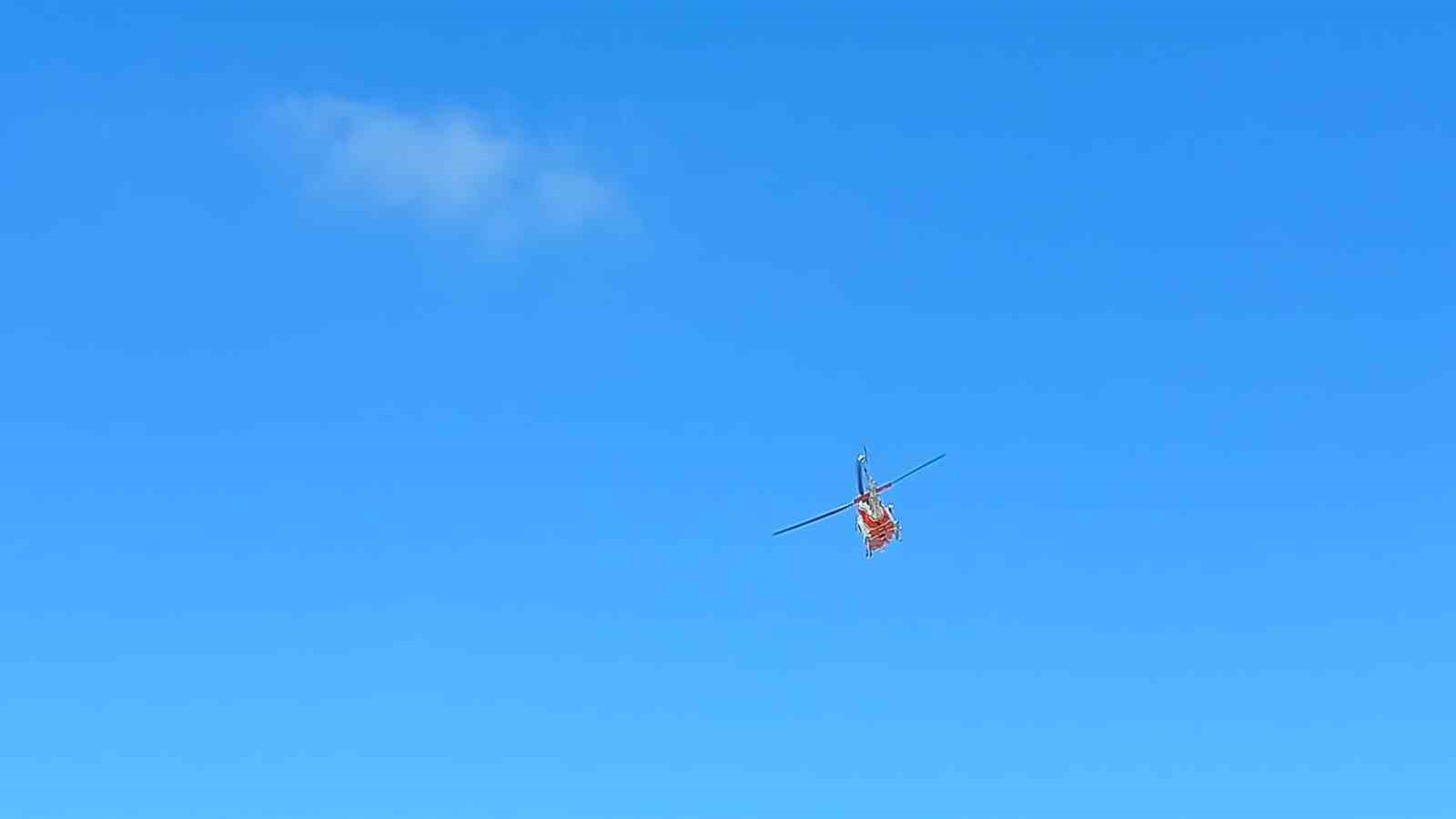 Karadeniz’de kaybolan 16 yaşındaki çocuğun arama çalışmalarına helikopter katıldı
