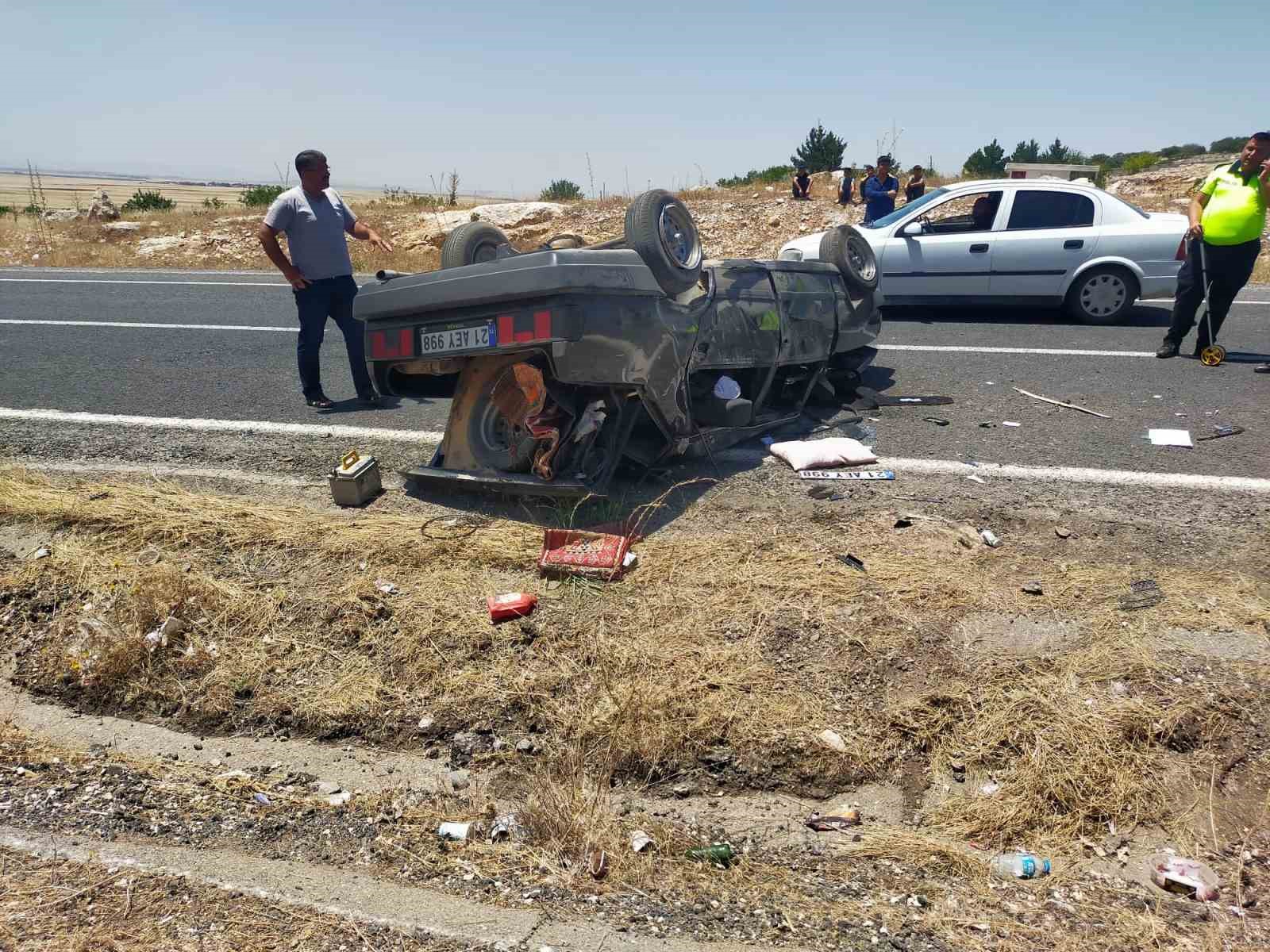 Diyarbakır’da kontrolden çıkan otomobil takla attı: 1 yaralı
