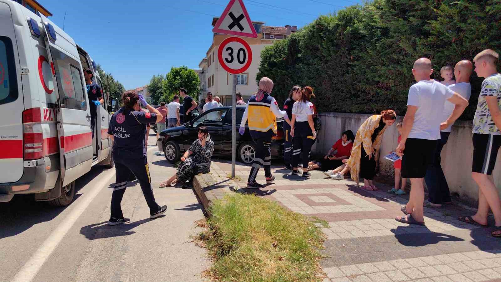 Cip ile otomobil çarpıştı: 2’si çocuk 6 yaralı
