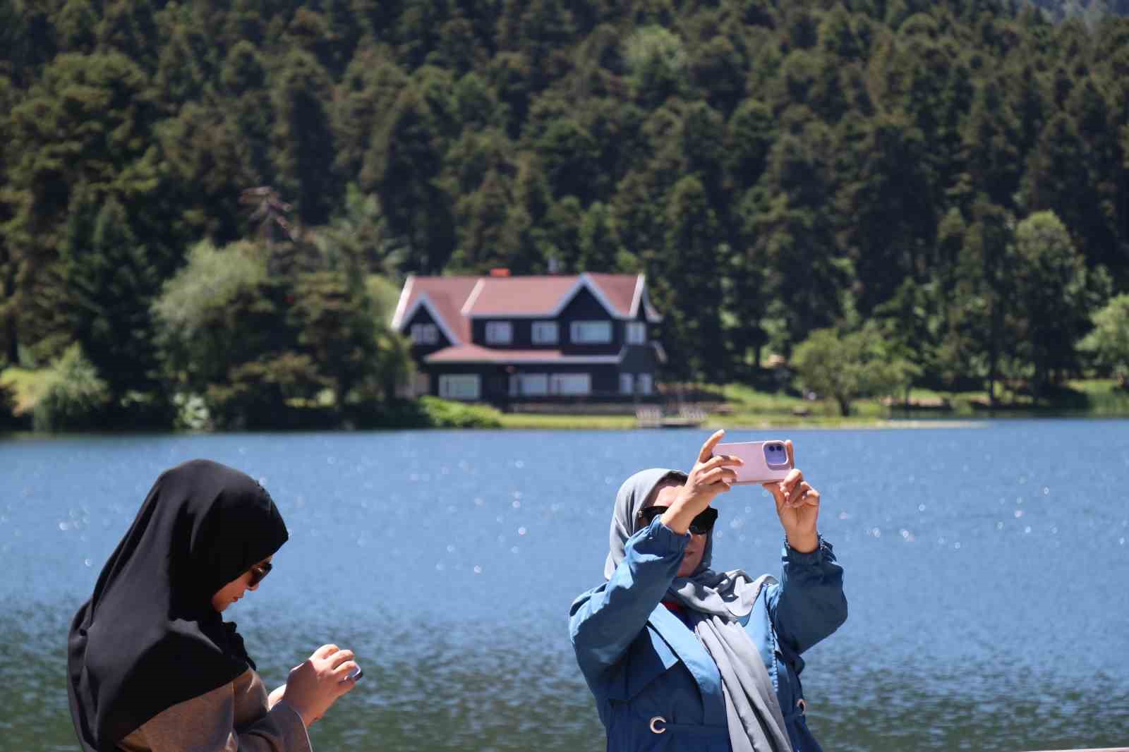 Tatilciler, Bolu’nun doğa harikasına akın etti
