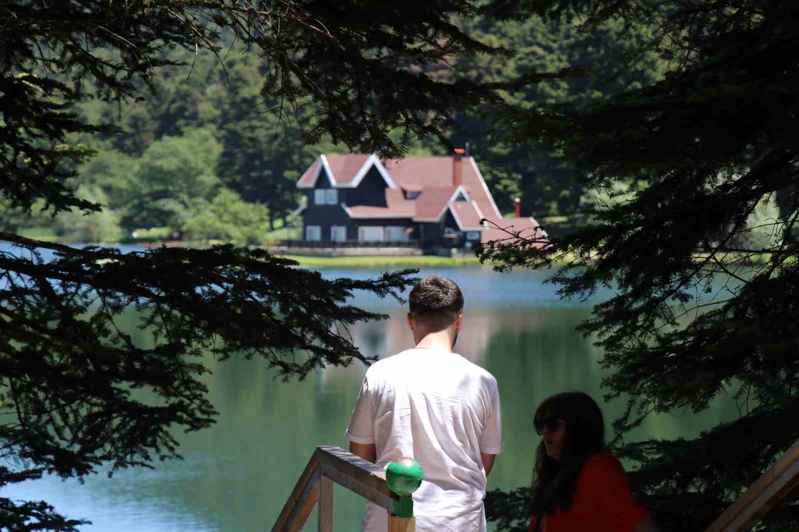 Tatilciler, Bolu’nun doğa harikasına akın etti
