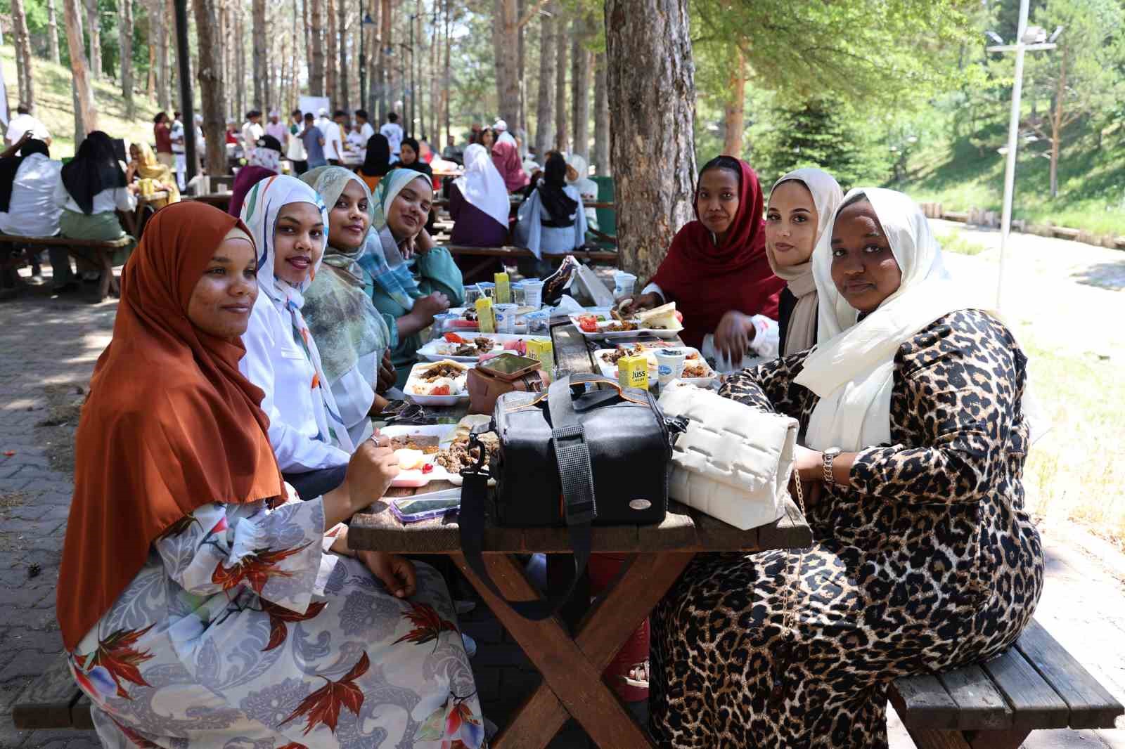 Yabancı öğrenciler Sivas’ta bayramlaştı
