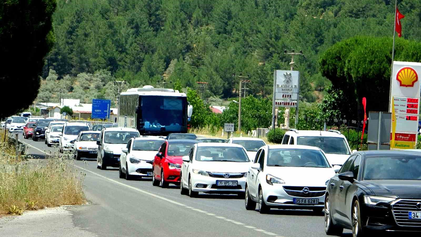 Muğla’ya 3 günde 140 bin araç giriş yaptı
