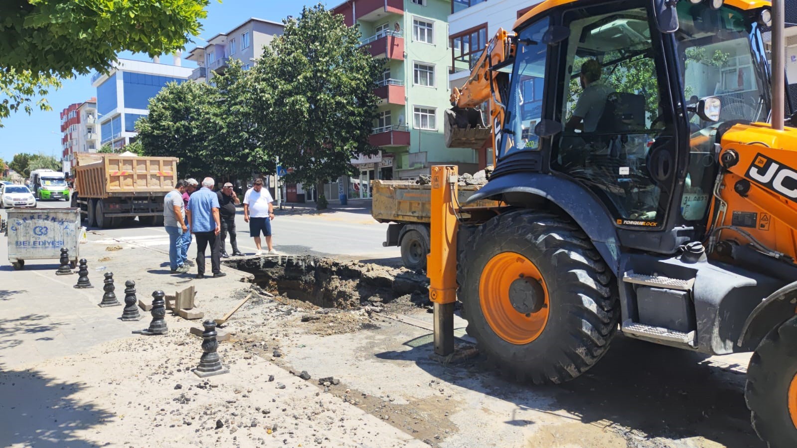 Tekirdağ’da 90’ları aratmayan görüntü: Bayram günü tankerlerle su taşıdılar
