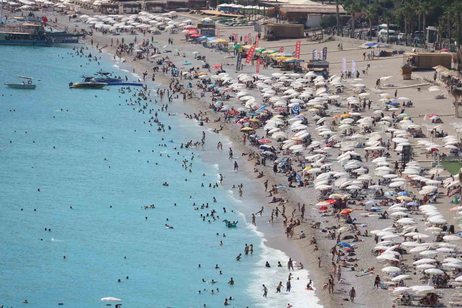 Ölüdeniz’de Kurban Bayramı yoğunluğu
