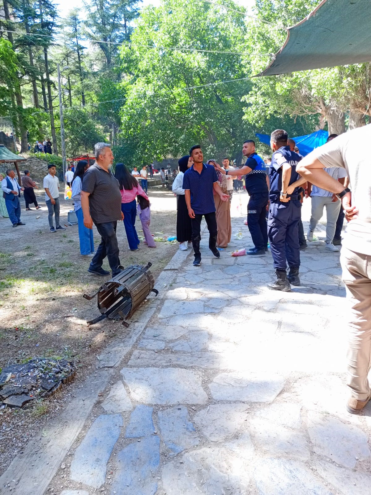 Piknik alanı savaş alanına döndü: 5 yaralı
