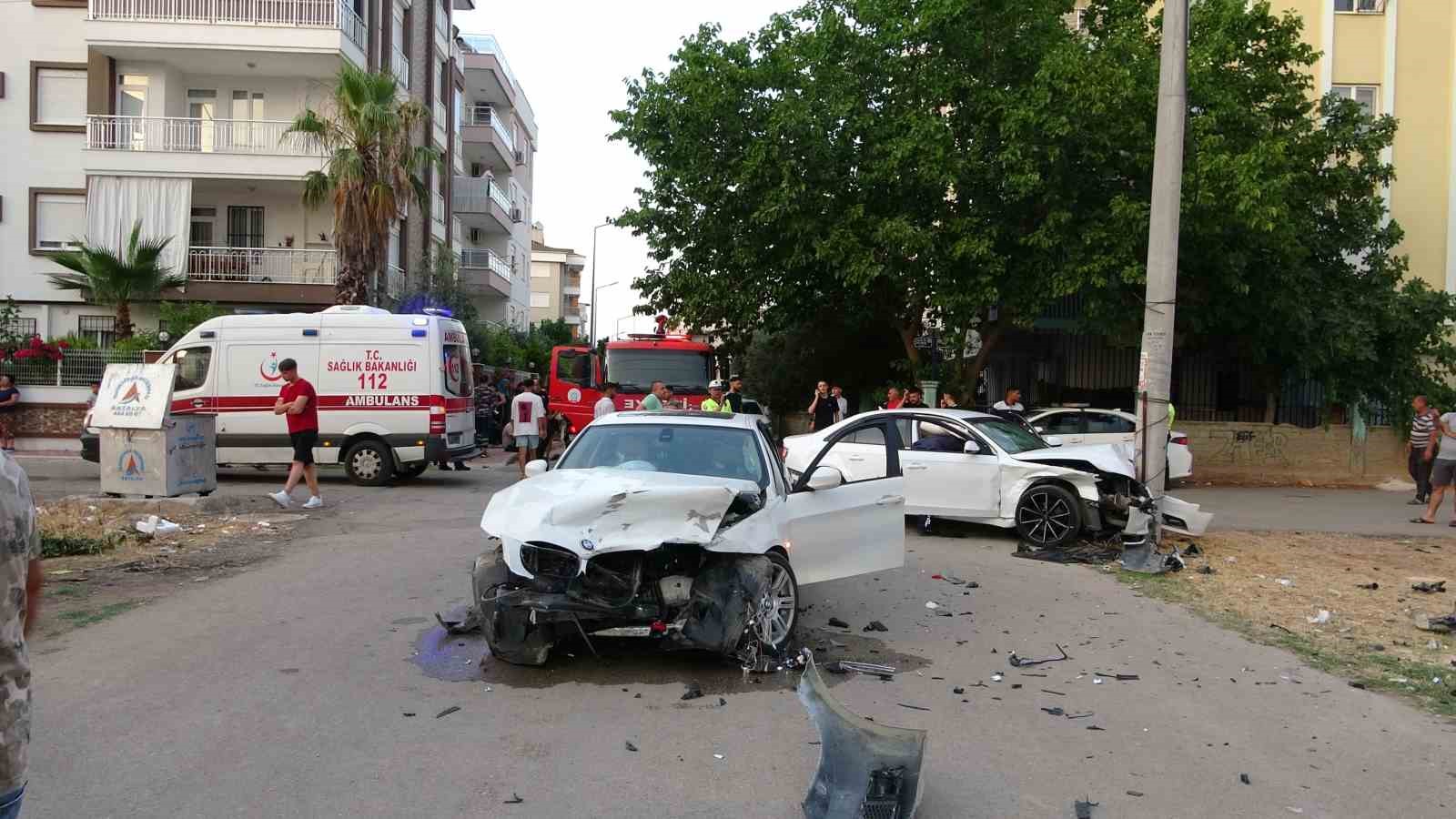 Ambulansta dahi çocuğunu kucağından indirmedi
