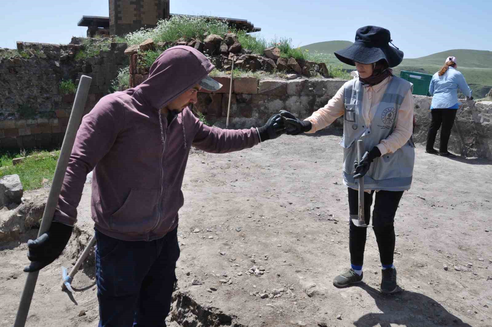 Kars’ta toprak altındaki tarih gün yüzüne çıkarılıyor
