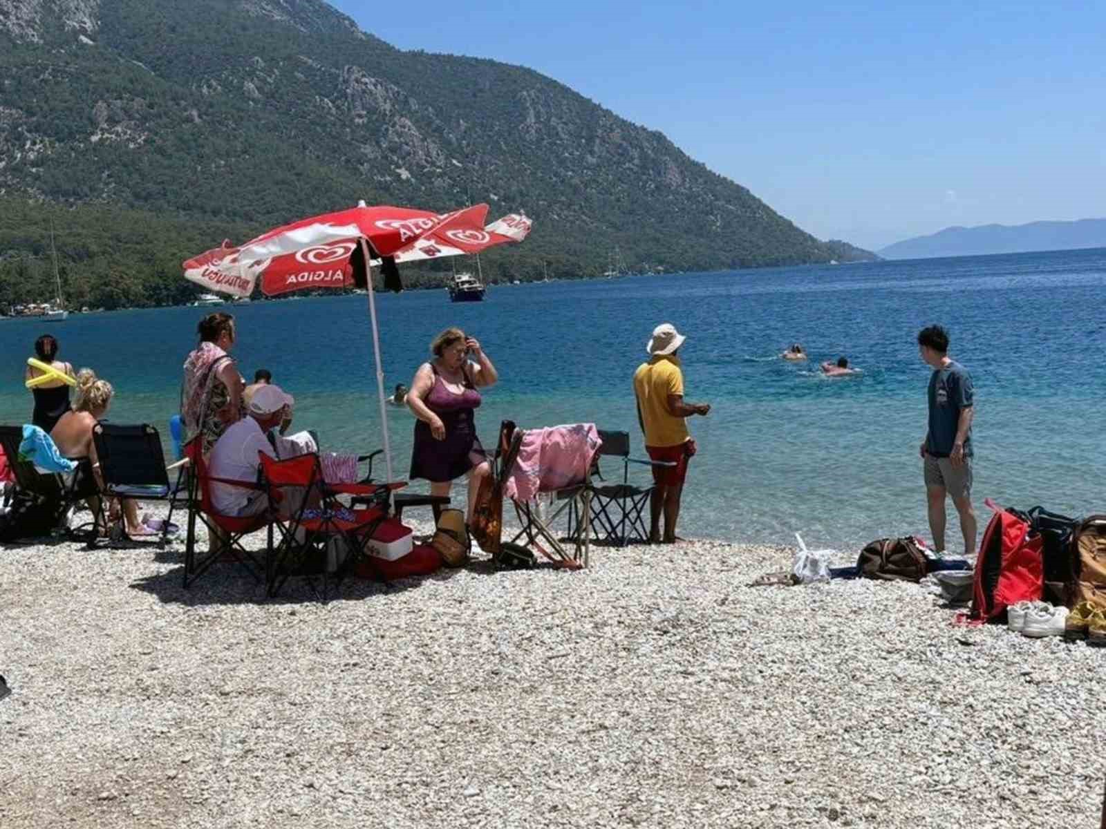 Akbük Plajının bir bölümü ücretsiz halka açıldı
