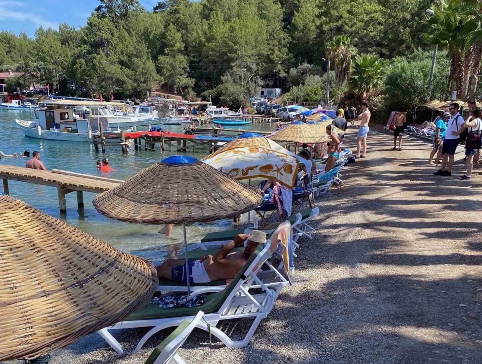 Akbük Plajının bir bölümü ücretsiz halka açıldı
