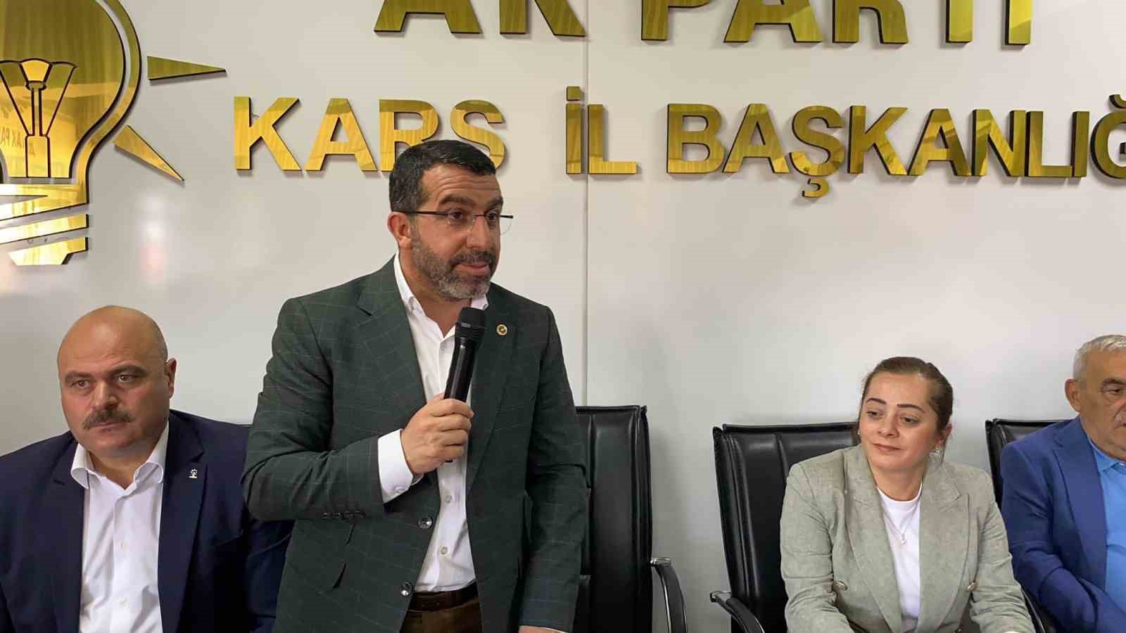 Kars’ta AK Partililer bayramlaştı
