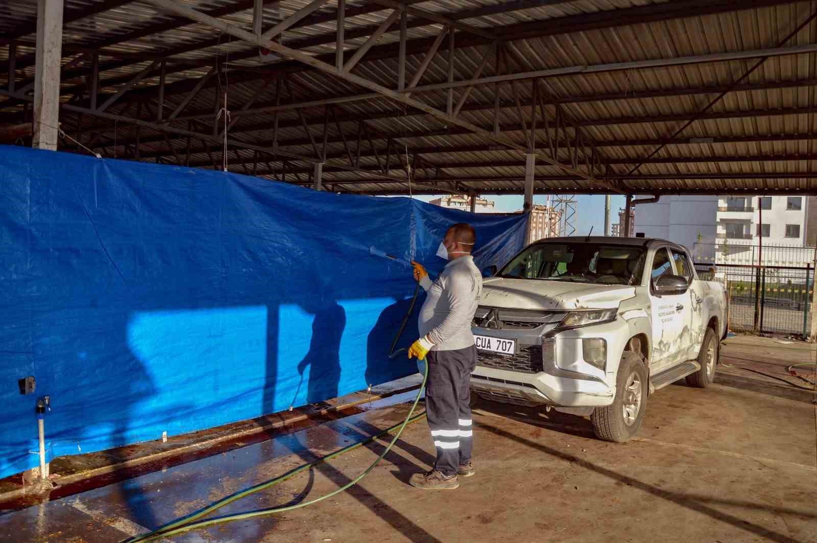 Kurban kesim yerleri temizleniyor
