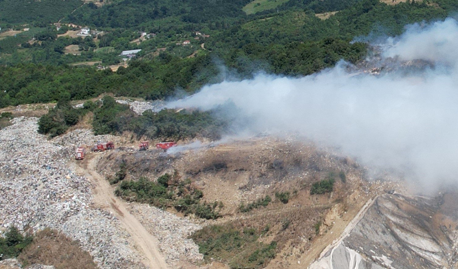 Yalova’da katı atık depolama sahasında yangını
