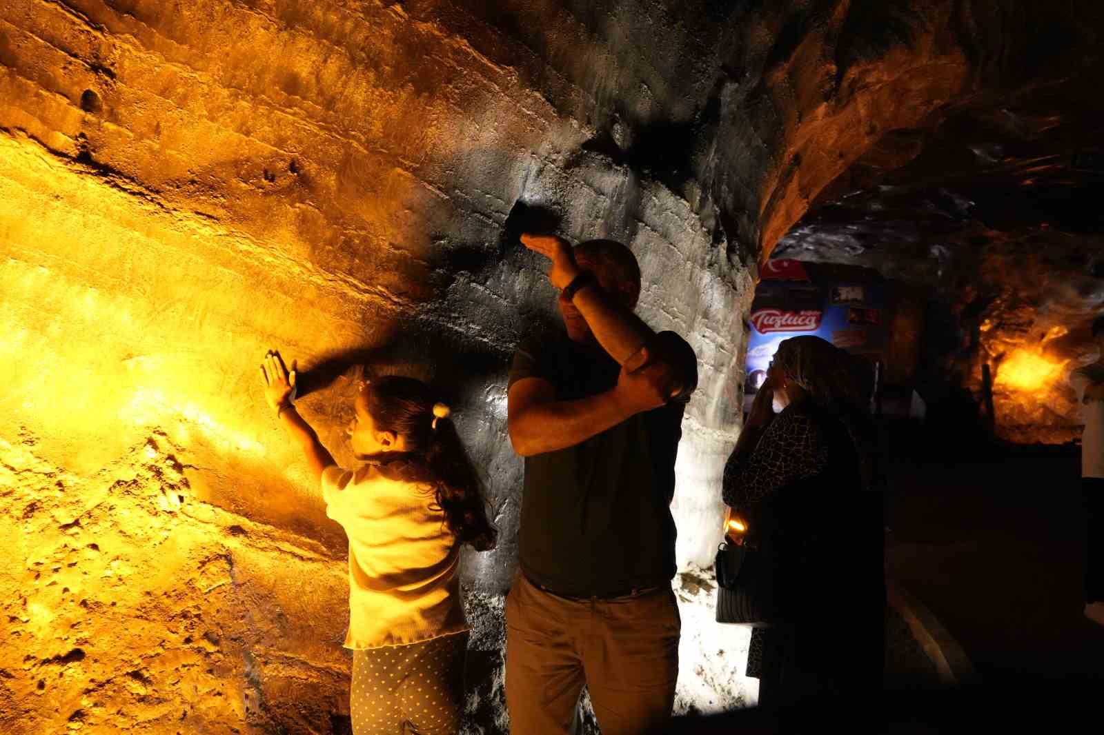 Iğdır’daki tuz mağaralarında bayram yoğunluğu yaşanıyor
