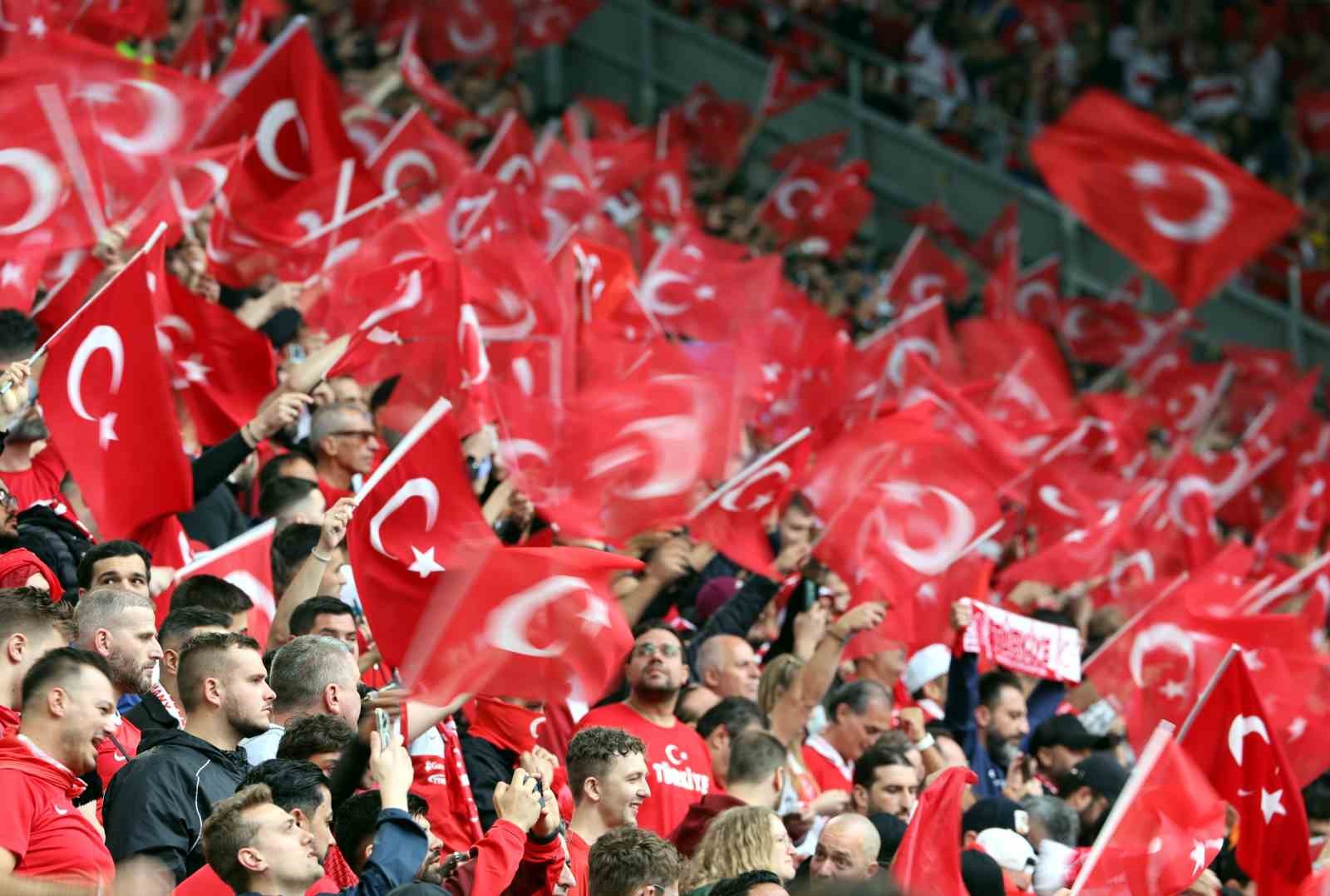 EURO 2024: Türkiye: 1 - Gürcistan: 1 (İlk yarı)
