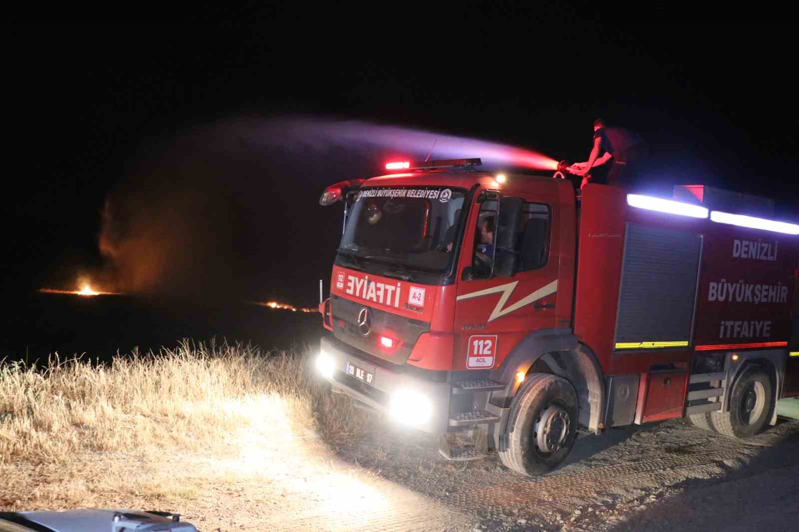 Boş arazide başlayan yangın 8 saattir sürüyor
