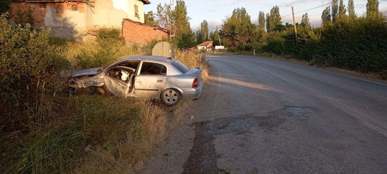 Tokat’ta direksiyon başında uyuyan sürücü kazaya neden oldu: 4 yaralı
