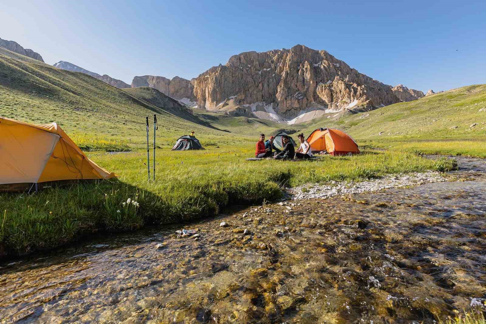 Munzurlar, turistlerin ilgi odağı
