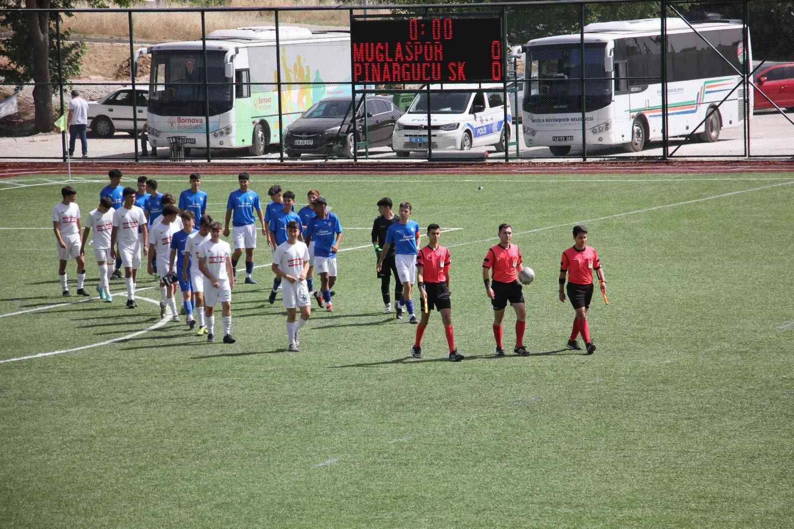 İzmir Pınargücü, TFF U17 Türkiye Şampiyonası’nda şampiyon oldu
