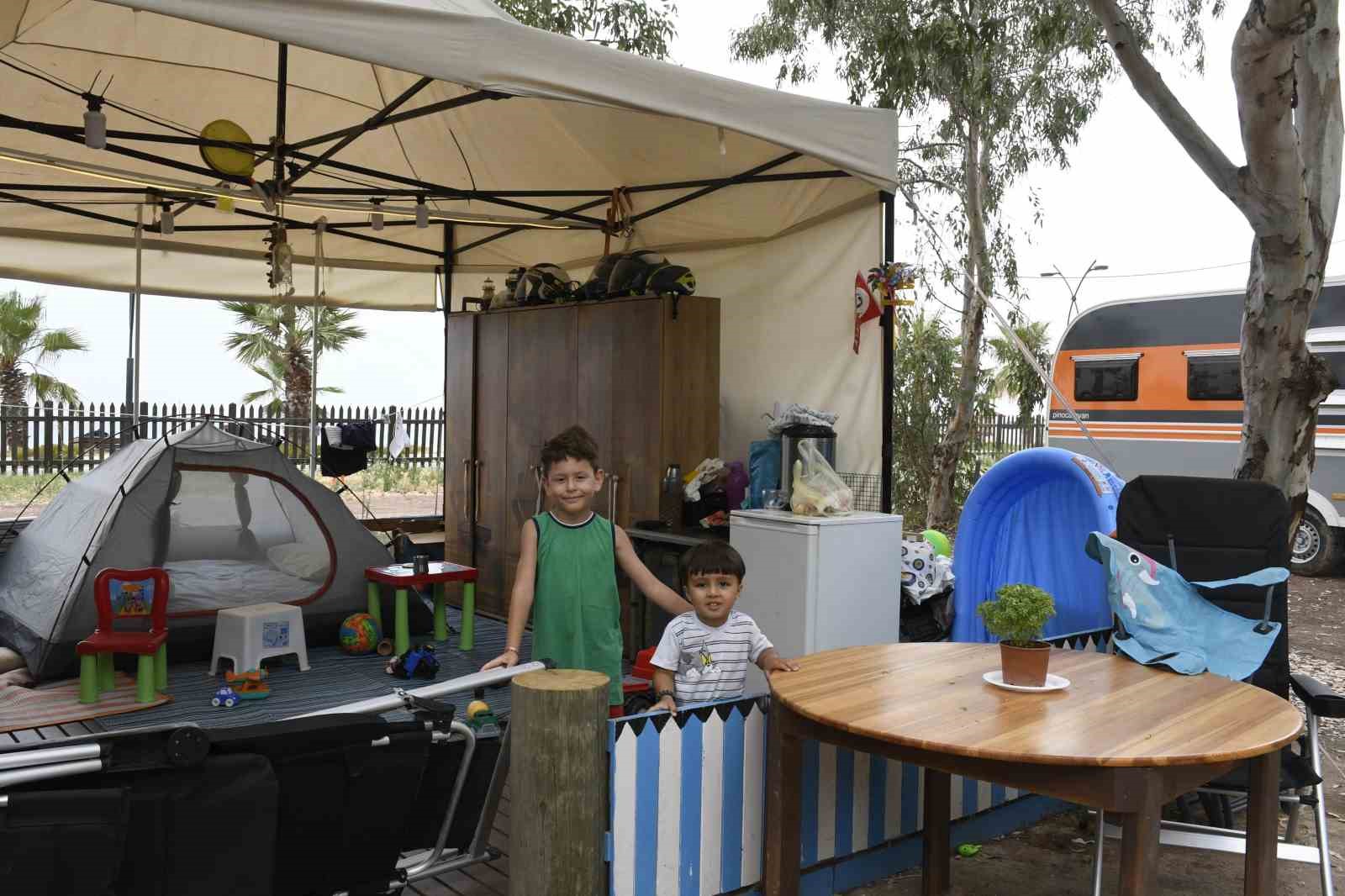 Kuşadası’nda bayram tatilinin gözdesi ‘Ada Camping’ oldu
